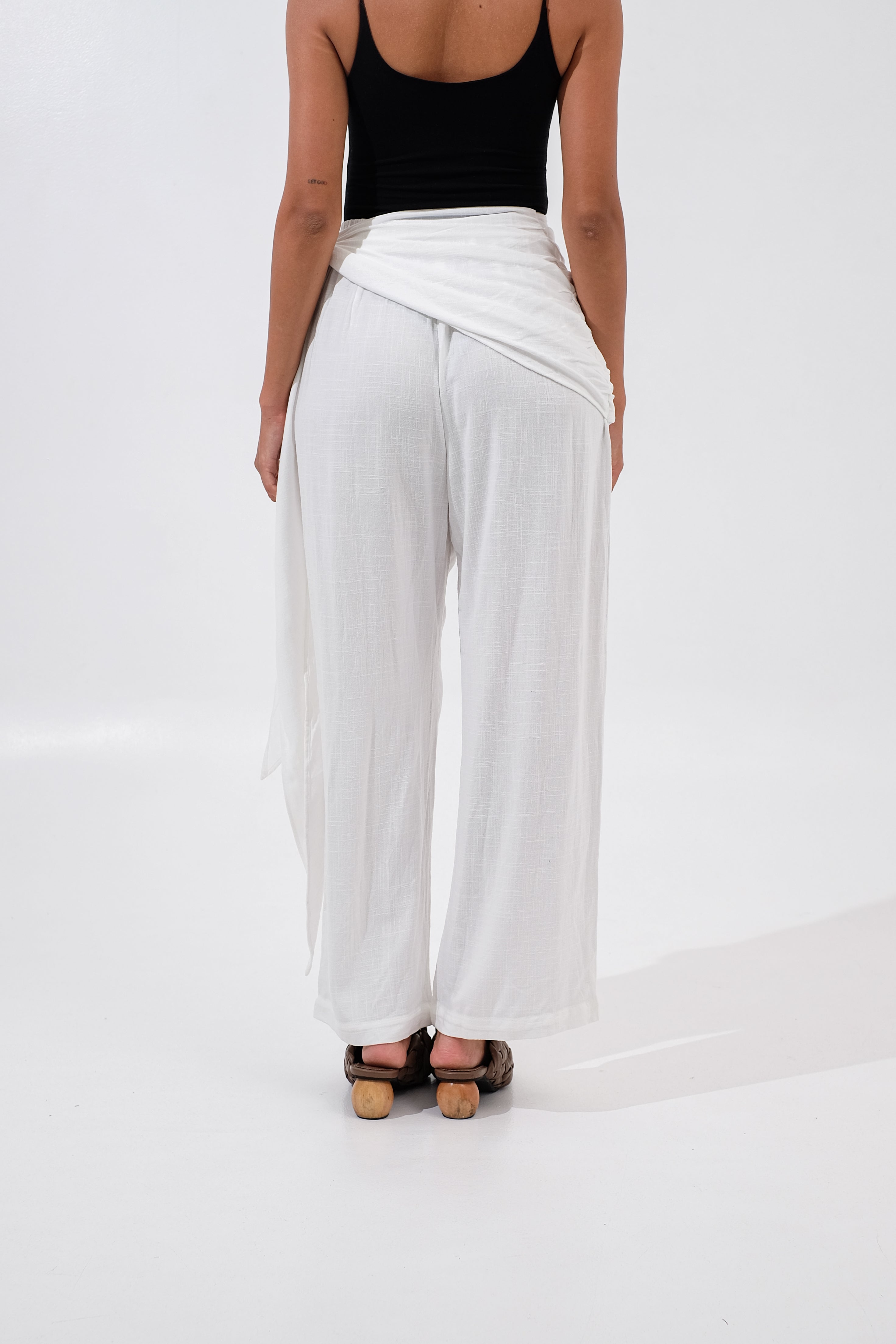 Capri Wrapped Linen Pants